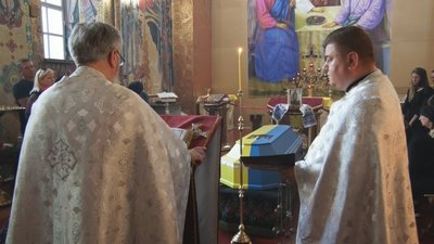 Загинув на Донеччині: у Житомирі попрощалися з військовослужбовцем Павлом Гриньком Загинув на Донеччині: у Житомирі попрощалися з військовослужбовцем Павлом Гриньком