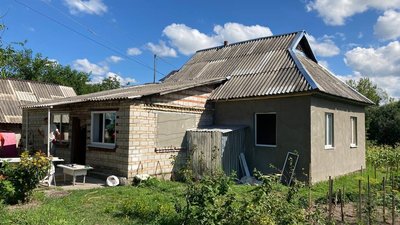 На Макарівщині відновлюють будинки, пошкоджені під час бойових дій