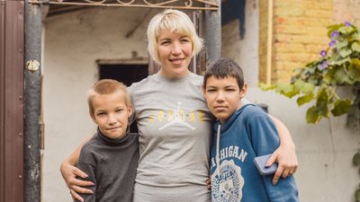 Самотужки виховує трьох синів і молодшого брата: історія родини Надії Петто з Сумщини Самотужки виховує трьох синів і молодшого брата: історія родини Надії Петто з Сумщини