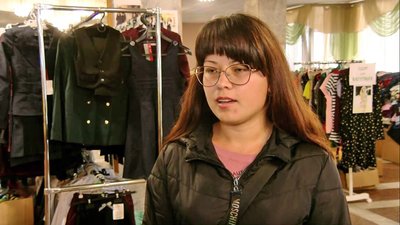"Соціальна вітрина": у волонтерському пункті в Луцьку для дітей переселенців закупили шкільну форму "Соціальна вітрина": у волонтерському пункті в Луцьку для дітей переселенців закупили шкільну форму