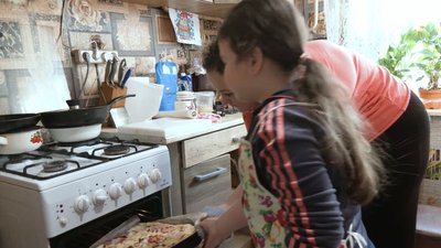 Херсонські ветерани АТО провели майстер-клас приготування піци для дітей з інвалідністю Херсонські ветерани АТО провели майстер-клас приготування піци для дітей з інвалідністю