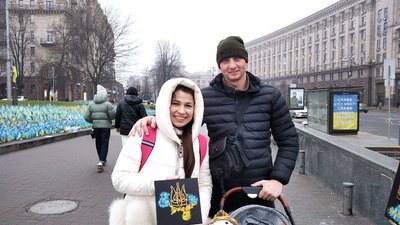 Малює картини та допомагає ЗСУ. Історія херсонської художниці, яка переїхала до Києва Малює картини та допомагає ЗСУ. Історія херсонської художниці, яка переїхала до Києва