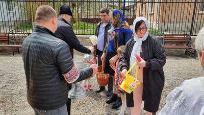 У Кропивницькому до опівдня у храмі Святого Володимира освятили паски понад п'ять тисяч людей У Кропивницькому до опівдня у храмі Святого Володимира освятили паски понад п'ять тисяч людей