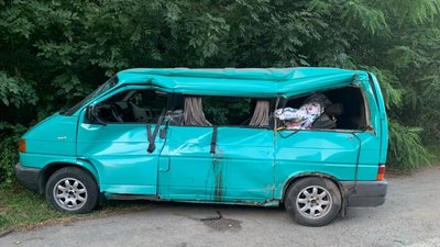 На Вінниччині сталася ДТП за участю трьох автомобілів. Травмувалися троє людей На Вінниччині сталася ДТП за участю трьох автомобілів. Травмувалися троє людей