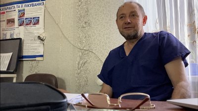 Втратив під час евакуації дружину та дім, відновлюється через танці, роботу без вихідних: історія лікаря з Ізюмщини Втратив під час евакуації дружину та дім, відновлюється через танці, роботу без вихідних: історія лікаря з Ізюмщини
