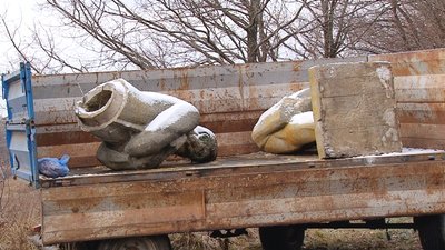 «Люди погодилися, бо все одно його приберуть»: на Полтавщині демонтували пам’ятники радянської доби «Люди погодилися, бо все одно його приберуть»: на Полтавщині демонтували пам’ятники радянської доби