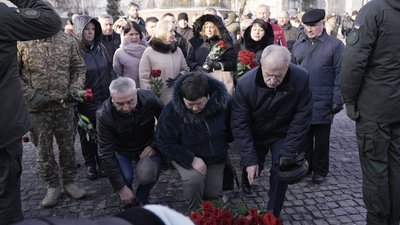 У Вінниці відбулося покладання квітів до Дня Соборності У Вінниці відбулося покладання квітів до Дня Соборності