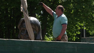 Гулю Корольову біля корпусу "водника" у Рівному демонтували
