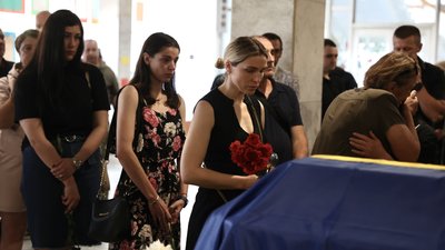 У Чернівцях попрощалися з заступником командира Альфи СБУ області, який загинув на Донеччині У Чернівцях попрощалися з заступником командира Альфи СБУ області, який загинув на Донеччині