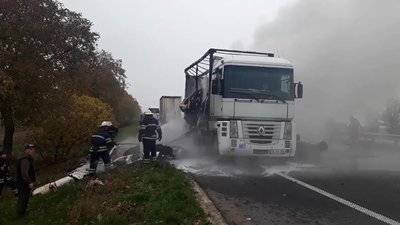 Рятувальники Черкащини допомогли колегам з Київщини загасити пожежу вантажівки
