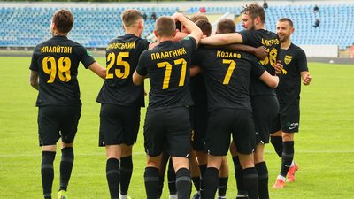 Футбольний клуб “Буковина” переміг львівську команду “Карпати”