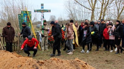 Загинули у боях на Донеччині та Луганщині: на Чернігівщині попрощалися з п'ятьма бійцями ЗСУ