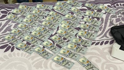 ДБР затримало посадовців бухгалтерії Миколаївської поліції ДБР затримало посадовців бухгалтерії Миколаївської поліції