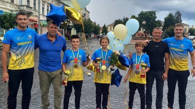 Прикарпатські спортсмени здобули два "золота" та "срібло" на чемпіонаті світу зі змішаних єдиноборств ММА