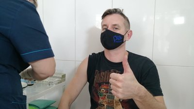 "І вам раджу". Харківський письменник Сергій Жадан вакцинувався проти COVID-19