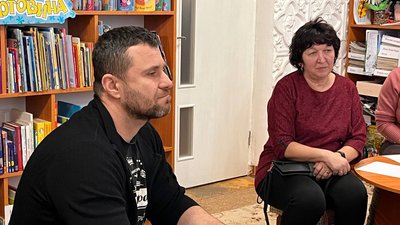 На Тернопільщині для переселенців провели арттерапевтичне заняття На Тернопільщині для переселенців провели арттерапевтичне заняття