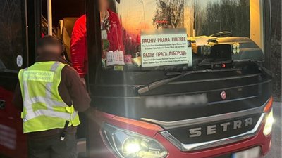 На Закарпатті перевізників підозрюють в ухиленні від сплати податків при продажу квитків