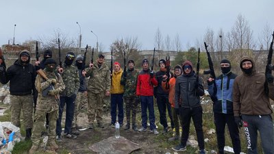 У Тернополі проводять військово-патріотичний вишкіл У Тернополі проводять військово-патріотичний вишкіл