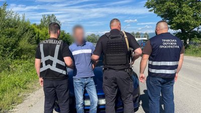 На Закарпатті чоловіка підозрюють у збуті метамфетаміну