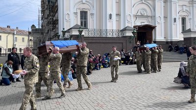 У Луцьку попрощалися з бійцями Дмитром Домарецьким та Сергієм Козарем