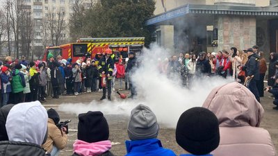 Рятувальники провели навчання для школярів