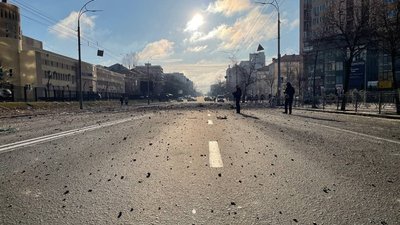 У Києві у багатоверхівку потрапив снаряд — ДСНС У Києві у багатоверхівку потрапив снаряд — ДСНС