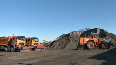 Першочергово прибиратимуть шляхи стратегічного значення: як готуються до зимового утримання доріг на Черкащині Першочергово прибиратимуть шляхи стратегічного значення: як готуються до зимового утримання доріг на Черкащині