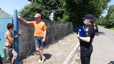 Вихованці інтернатів під час карантину вдома: поліція перевіряє умови проживання
