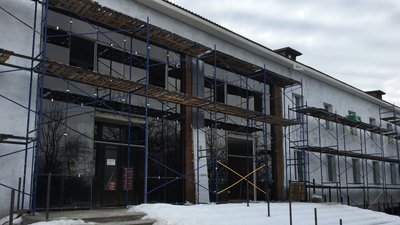 На Полтавщині завершують утеплення частини фасаду будівлі, де розташована лікарня