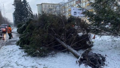 Обстріл Нікопольщини, наслідки негоди, зміни у русі трамваїв та поїздів. Головні події Дніпра та області за 27 листопада Обстріл Нікопольщини, наслідки негоди, зміни у русі трамваїв та поїздів. Головні події Дніпра та області за 27 листопада