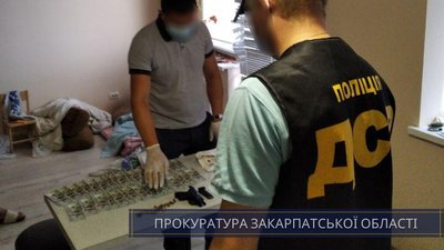На вимаганні неіснуючого боргу затримали чоловіка в Ужгороді На вимаганні неіснуючого боргу затримали чоловіка в Ужгороді
