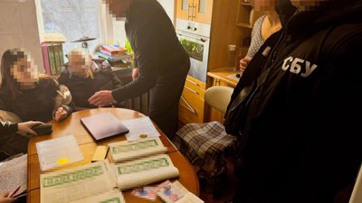 Правоохоронці проводять слідчі дії