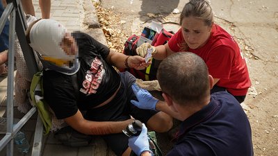 У Миколаєві зіткнулися два автомобілі. Серед поранених є діти У Миколаєві зіткнулися два автомобілі. Серед поранених є діти