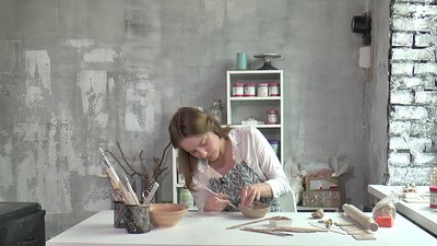 Створює посуд та декор із глини. Єлизавета Путіліна. СУСПІЛЬНЕ | ЛЮДИ