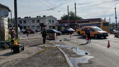 У Луцьку затори: на проїжджій частині однієї з вулиць виявили витік газу