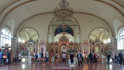 У масках, але не дотримуючись дистанції. Як миколаївці відзначали Великдень