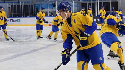 Збірна України U20 з хокею під час матчу ЧС
