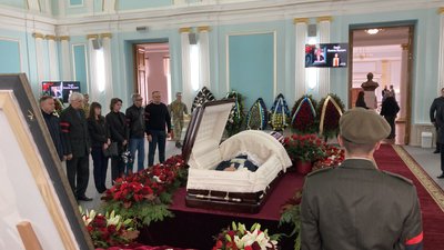 У Харкові прощаються з колишнім ректором юридичного університету Василем Тацієм У Харкові прощаються з колишнім ректором юридичного університету Василем Тацієм