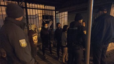 У Івано-Франківську підлітки із Закарпаття пограбували жінку У Івано-Франківську підлітки із Закарпаття пограбували жінку