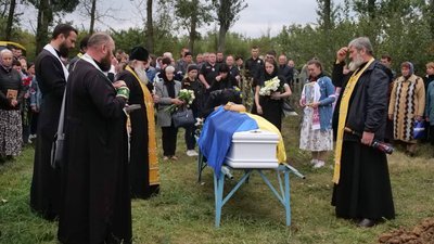 У Держані попрощались із загиблим захисником Анатолієм Горбаченком У Держані попрощались із загиблим захисником Анатолієм Горбаченком