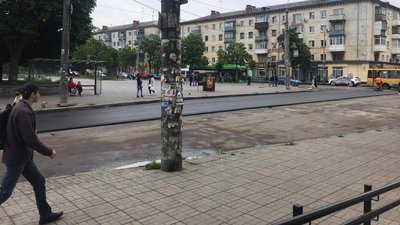 У Житомирі розпочали ремонт дороги на вулиці Хлібна та частково обмежили рух транспорту У Житомирі розпочали ремонт дороги на вулиці Хлібна та частково обмежили рух транспорту