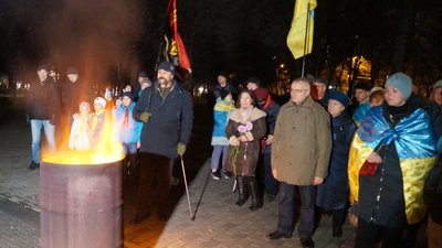 У Дніпрі, на Алеї героїв, відзначили День Гідності та Свободи У Дніпрі, на Алеї героїв, відзначили День Гідності та Свободи