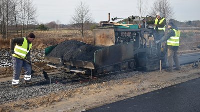 На Волині вздовж траси до Шацьких озер будують велодоріжку На Волині вздовж траси до Шацьких озер будують велодоріжку