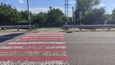 Чотирирічна дівчинка, яку під Полтавою збив легковик, померла у лікарні Чотирирічна дівчинка, яку під Полтавою збив легковик, померла у лікарні