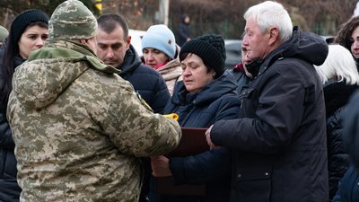 В Ужгороді попрощалися із полеглим захисником Андрієм Несторовичем В Ужгороді попрощалися із полеглим захисником Андрієм Несторовичем