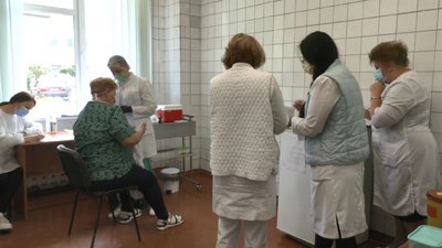 Медиків вакцинували бустером від ковіду Медиків вакцинували бустером від ковіду