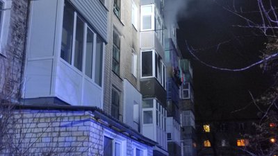 На Харківщині гасили пожежу у п'ятиповерхівці: евакуювали вісьмох людей На Харківщині гасили пожежу у п'ятиповерхівці: евакуювали вісьмох людей