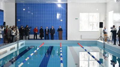На Рівненщині відкрили басейн, який реконструювали понад рік На Рівненщині відкрили басейн, який реконструювали понад рік