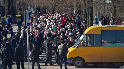 "Боялися, аби росіяни нас не розстріляли". Яким був перший "зелений коридор" із Сум "Боялися, аби росіяни нас не розстріляли". Яким був перший "зелений коридор" із Сум