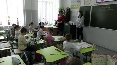 Учні 5 -10 класів повернулися за парти у школах Херсона
